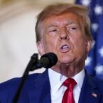 Trump firma orden ejecutiva para restringir servicios bancarios a migrantes indocumentados