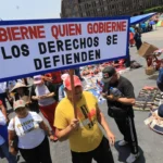 ¿Por qué están cerrados los accesos al AIFA y qué exigen los manifestantes?
