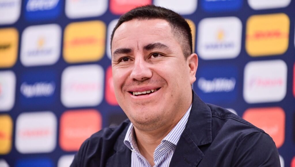 efrain-juarez-presentado-dt-pumas