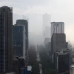 La interacción de un frente frío fuera de temporada y la Onda Tropical 2 desata alertas por fuertes lluvias en México