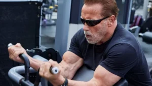 Arnold Schwarzenegger ejercicio longevidad ciencia 2026: Rutina
