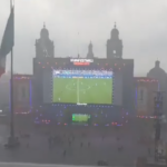 Video| ¡La tormenta apagó la fiesta! Fuerte lluvia ahuyenta a los aficionados y deja vacío el Fan Fest del Zócalo