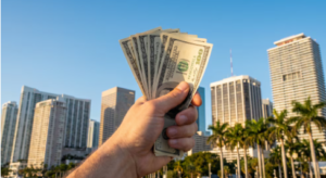 cuánto hay que ganar en Miami para ser de clase media 2026