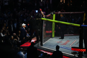 Trump celebra cumpleaños 80 con UFC