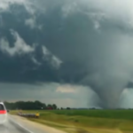 Illinois enfrenta amenaza de tornados violentos y tormentas severas; millones permanecen bajo alerta
