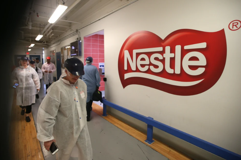 Nestlé eliminará colorantes artificiales