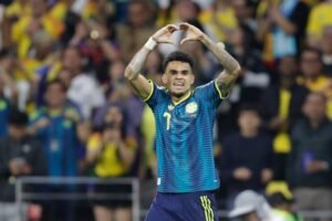 Contra quién juega Colombia