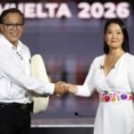 Fujimori y Sánchez se enfrentan en un debate previo al balotaje peruano