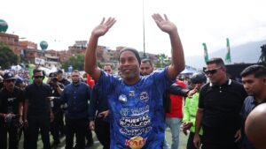 Ronaldinho se pasa a la música