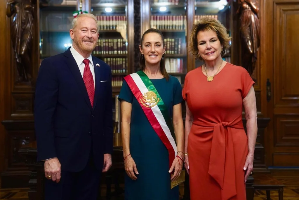 embajador-johnson-felicita-a-sheinbaum-por-su-cumpleanos-y-destaca-relacion-bilateral_c1c4d449-1f24-4515-a936-b510466836c0_medialjnimgndimage=fullsize
