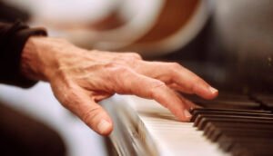 es bueno para el cerebro tocar música