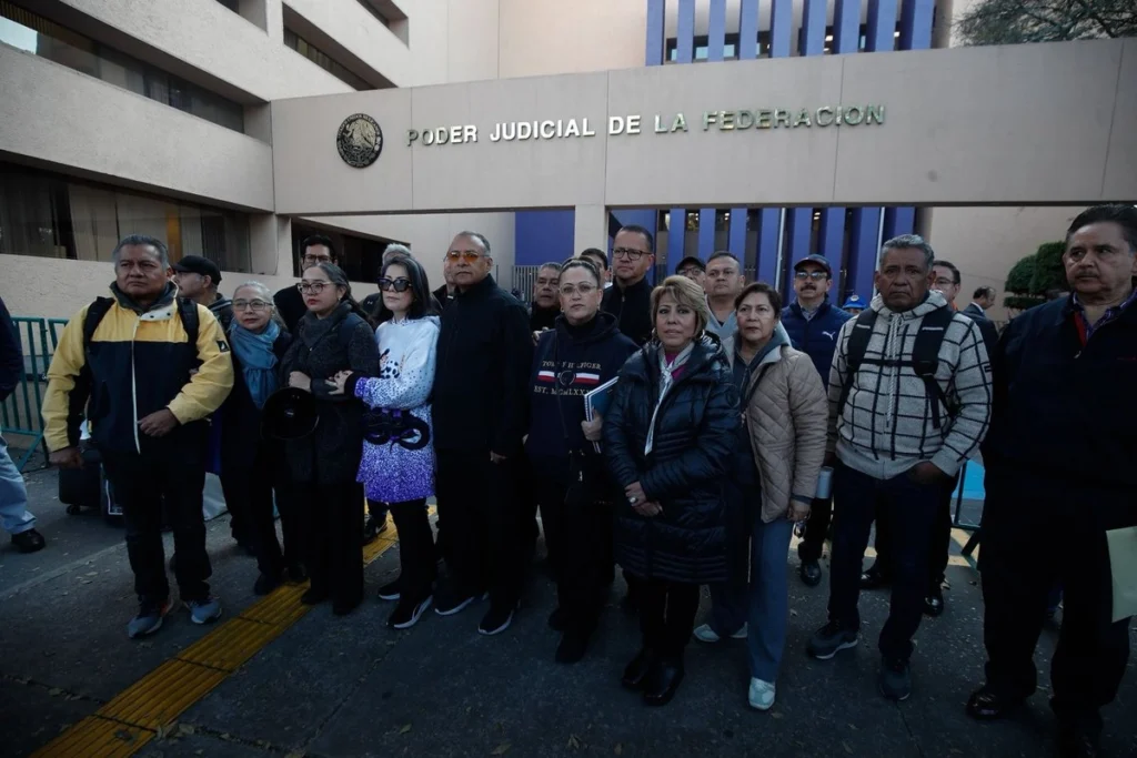 Exigen justicia laboral. Más de 200 jueces y magistrados del Colectivo Artículo Décimo Transitorio solicitan audiencia urgente con la Presidenta.