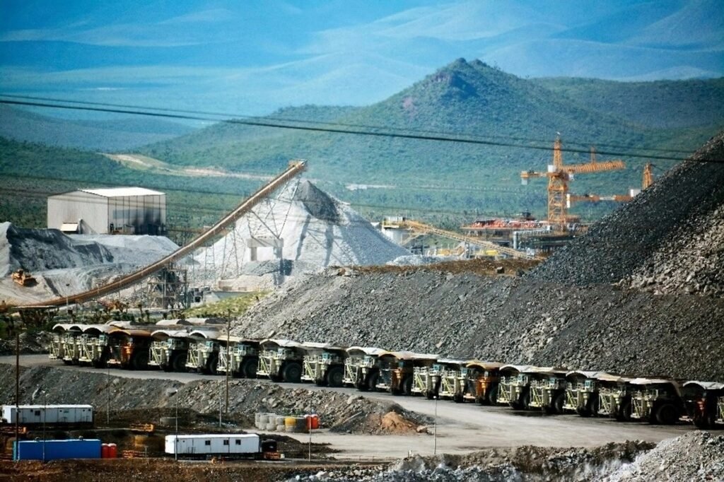 Inegi caída producción minerometalúrgica
