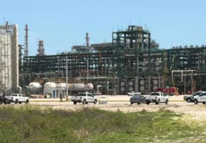Nueva fuga y conato de incendio en la refinería Olmeca