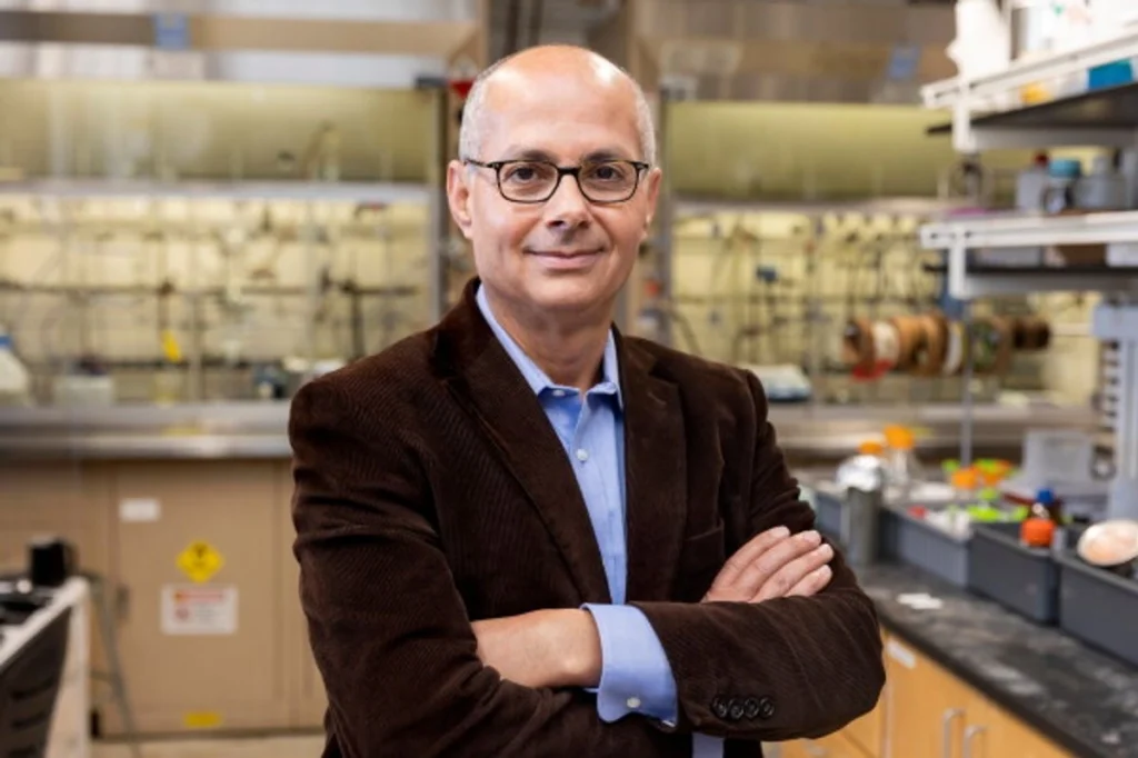 Premio Nobel de Química deja Estados Unidos