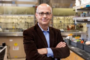Premio Nobel de Química deja Estados Unidos