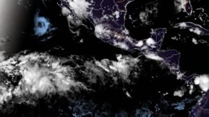 triple huracán en el Pacífico