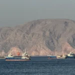 Un buque ruso encallado en Omán provoca una mancha de petróleo de 400 kilómetros