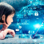 Plataformas digitales afectan a jóvenes; expertos alertan por riesgos en infancias