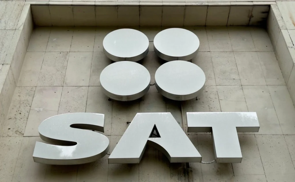 SAT recupera 6 mil millones