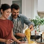 ¿Te casaste y ya no tienes tiempo para ti? Esto dice la ciencia sobre el impacto del matrimonio en tus horas libres