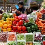 ¿Cuánto bajó el costo de la canasta básica urbana y rural en México?