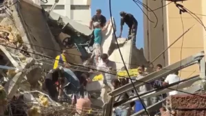 empleados amenazados por evacuar la oficina