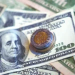 El tipo de cambio cierra en 17.21 pesos por dólar este 6 de agosto