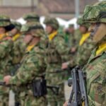¿Un año de servicio militar con salario mínimo obligatorio en las Fuerzas Armadas de Colombia?